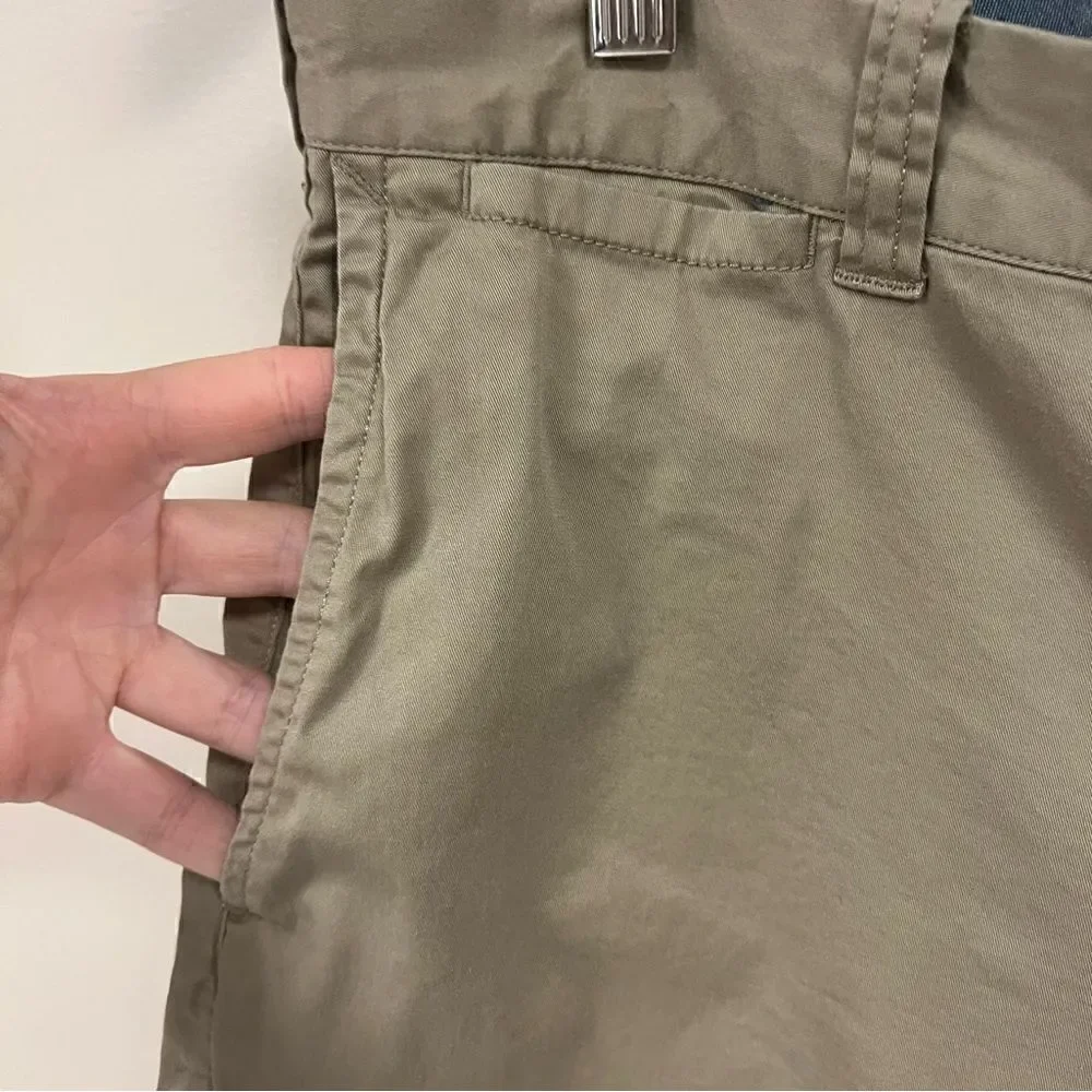 J Crew stretch khaki shorts  Sz 33